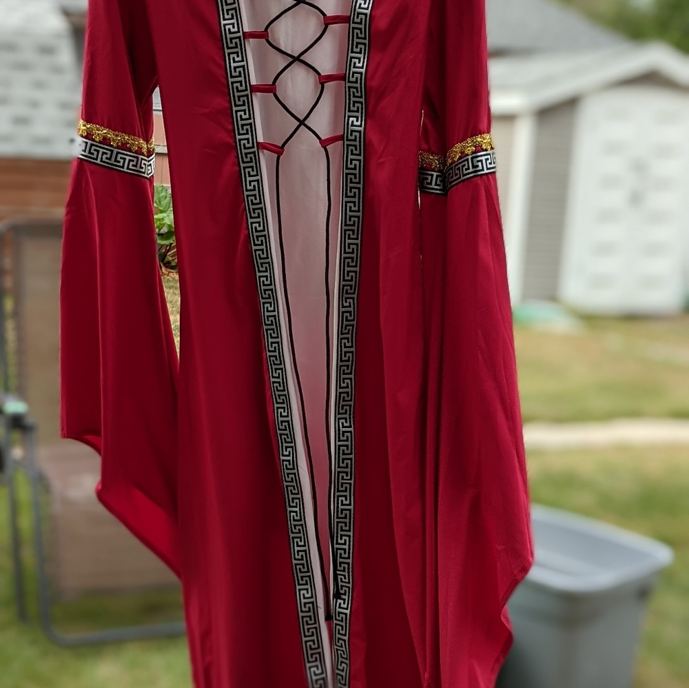 [M] Costume medieval gown